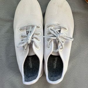 White allbirds tennis shoes Womens size 9